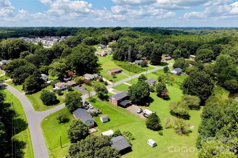 View/Area - 3776 Newhall Nw Dr NW, Conover, NC 28613 photo 3 of 4