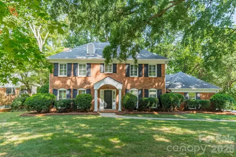 3821 Silver Bell Dr, Charlotte, NC 28211