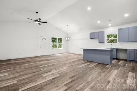 Living - 503 E Dunlap St, Lancaster, SC 29720 photo 1 of 4