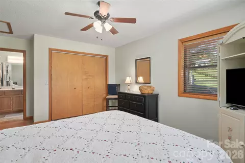 Bedroom - 43 Thoren Ct, Clyde, NC 28721 photo 2 of 4