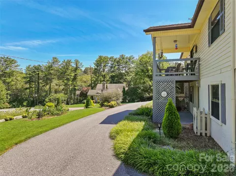 Exterior - 43 Thoren Ct, Clyde, NC 28721 photo 5 of 7