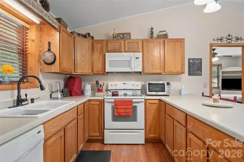 Kitchen - 43 Thoren Ct, Clyde, NC 28721 photo 1 of 3