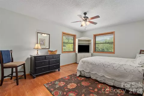 Bedroom - 43 Thoren Ct, Clyde, NC 28721 photo 1 of 4