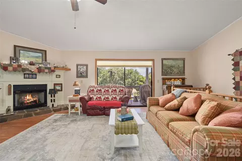 Living - 43 Thoren Ct, Clyde, NC 28721 photo 2 of 3
