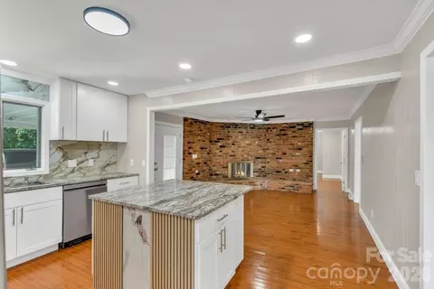 Living - 490 Morehead Rd, Marion, NC 28752 photo 3 of 7