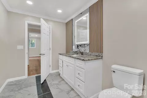 Bath - 490 Morehead Rd, Marion, NC 28752 photo 5 of 9