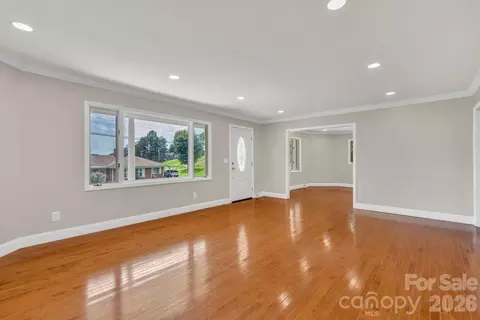 Living - 490 Morehead Rd, Marion, NC 28752 photo 5 of 7