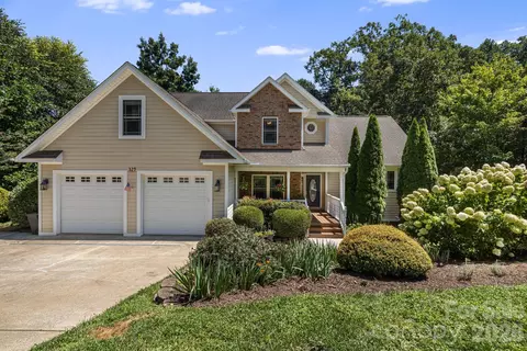329 Scarlet Tanager Ct, Arden, NC 28704