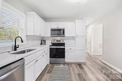 624 Dundeen Dr, Gastonia, NC 28052