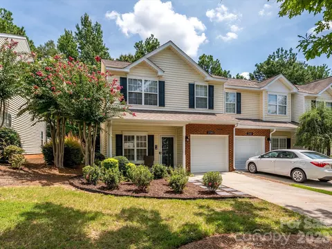 15583 Stronvar House Ln, Charlotte, NC 28277