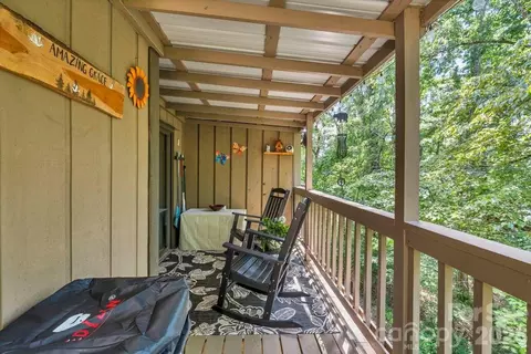 Exterior - 655 Overlook Dr, Spruce Pine, NC 28777 photo 4 of 7