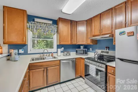 Kitchen - 655 Overlook Dr, Spruce Pine, NC 28777 photo 1 of 4