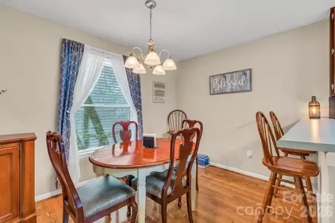Dining - 655 Overlook Dr, Spruce Pine, NC 28777 photo 2 of 2