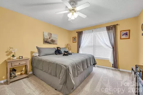 Bedroom - 655 Overlook Dr, Spruce Pine, NC 28777 photo 1 of 4