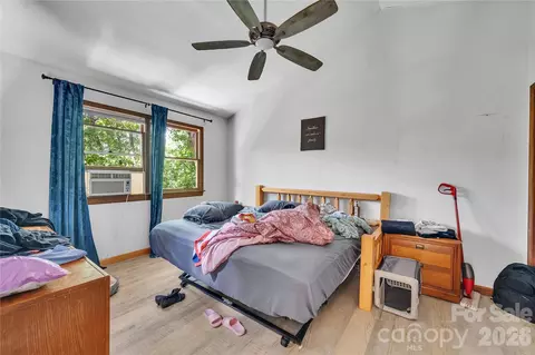 Bedroom - 155 Horse Shoe Ridge E Rd E, Deep Gap, NC 28618 photo 3 of 4