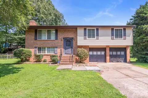 6204 Turtle Neck Ln, Charlotte, NC 28227