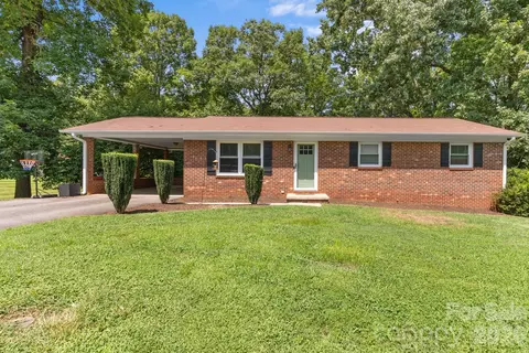 132 Blue Ridge Rd, State Road, NC 28676