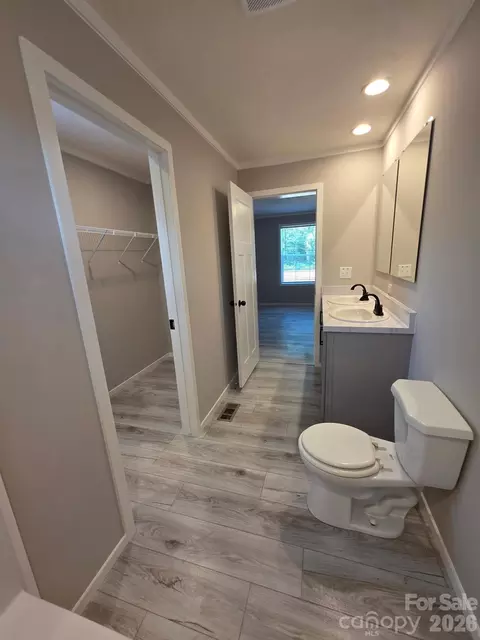 Bath - 2765 Piney Rd, Morganton, NC 28655 photo 5 of 5