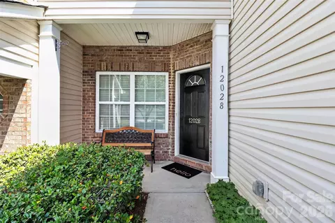 12028 Stratfield Place Cir, Pineville, NC 28134
