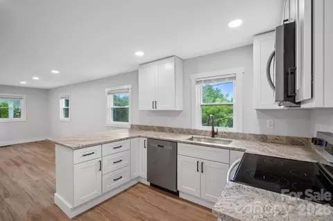 Kitchen - 81 Second St, Canton, NC 28716 photo 3 of 4