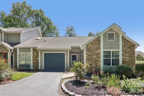 651 E Park Pl, Hendersonville, NC 28791