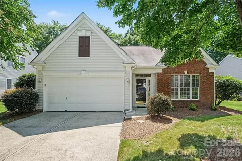 8932 Kestral Ridge Dr, Charlotte, NC 28269