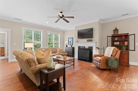 Living - 12701 Meetinghouse Dr, Cornelius, NC 28031 photo 2 of 4