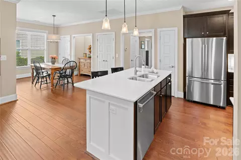 Kitchen - 12701 Meetinghouse Dr, Cornelius, NC 28031 photo 4 of 5