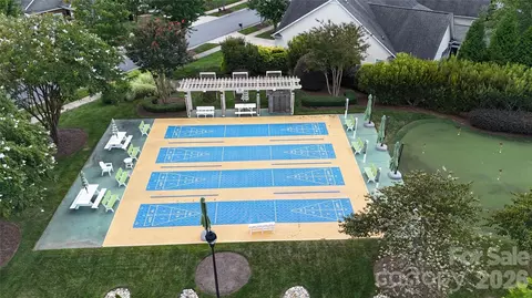 View/Area - 12701 Meetinghouse Dr, Cornelius, NC 28031 photo 2 of 3