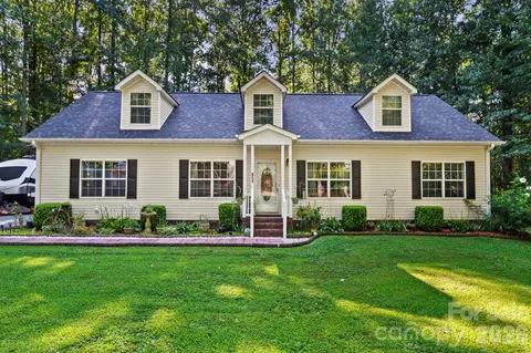 411 Alpine St, Kannapolis, NC 28081