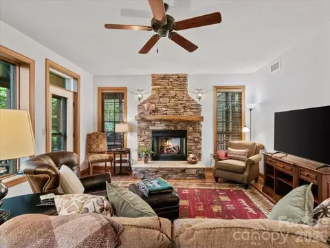 81 Creekside F202 Way #F202, Burnsville, NC 28714