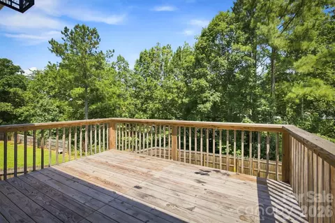 Exterior - 4326 Boulder Dr, Morganton, NC 28655 photo 2 of 2