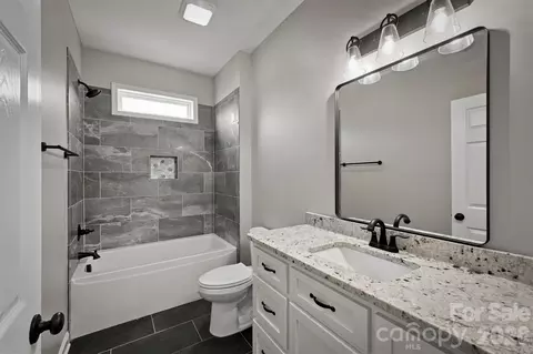 Bath - 4326 Boulder Dr, Morganton, NC 28655 photo 3 of 3