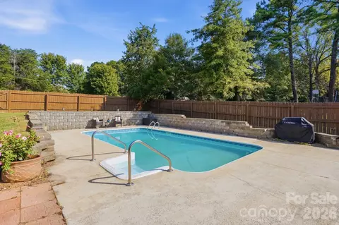 Exterior - 7877 Sedgebrook E Dr E, Stanley, NC 28164 photo 6 of 10