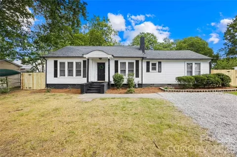 227 N Magnolia St, Mooresville, NC 28115