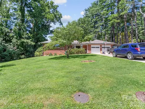 38 Crowell Rd, Asheville, NC 28806