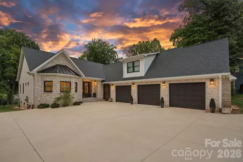 160 Malibu Rd, Mooresville, NC 28117