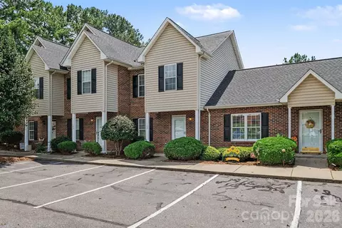 2240 15th Ne 102 Ave NE #102, Hickory, NC 28601
