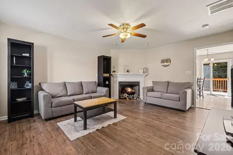 2240 15th Ne 102 Ave NE #102, Hickory, NC 28601