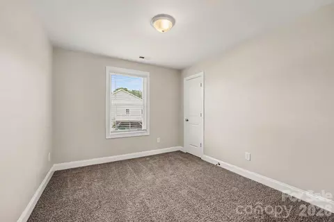 Bedroom - 1545 Mayfair Dr, Conover, NC 28613 photo 2 of 4