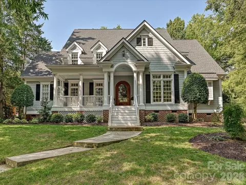 8902 Summer Club Rd, Charlotte, NC 28277