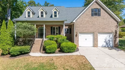 142 Fairway Dr, Mooresville, NC 28117