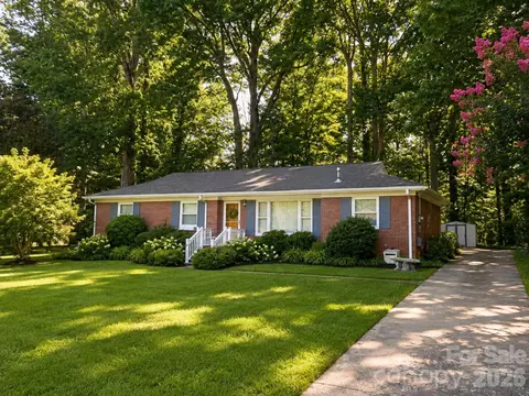 6124 Donna Dr, Charlotte, NC 28213