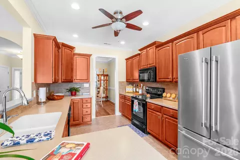 Kitchen - 3697 Travertine Dr, Lancaster, SC 29720 photo 2 of 6