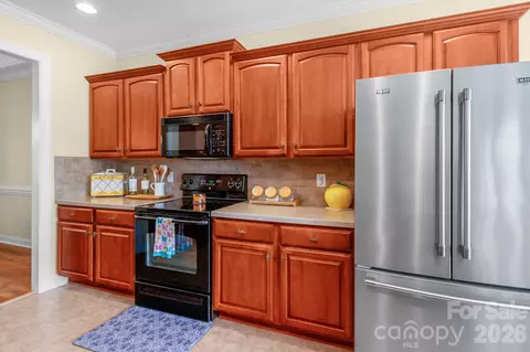 Kitchen - 3697 Travertine Dr, Lancaster, SC 29720 photo 3 of 6