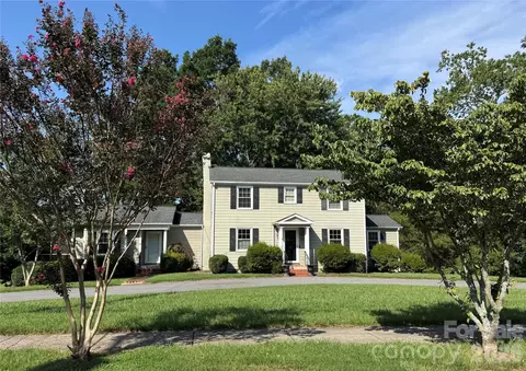 330 S Center St, Taylorsville, NC 28681