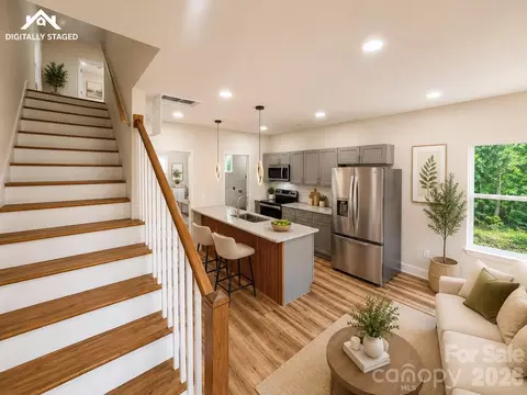 Entry Way - 109 N Gregory St, Lancaster, SC 29720 photo 2 of 4