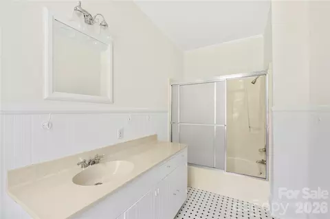 Bath - 103 Hyde Ave, Tryon, NC 28782 photo 3 of 4