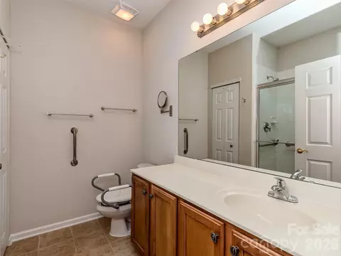 Bath - 776 Ledgestone Ct, Tega Cay, SC 29708 photo 1 of 4