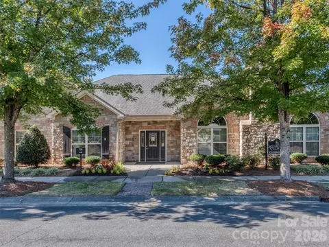 Exterior - 776 Ledgestone Ct, Tega Cay, SC 29708 photo 4 of 10